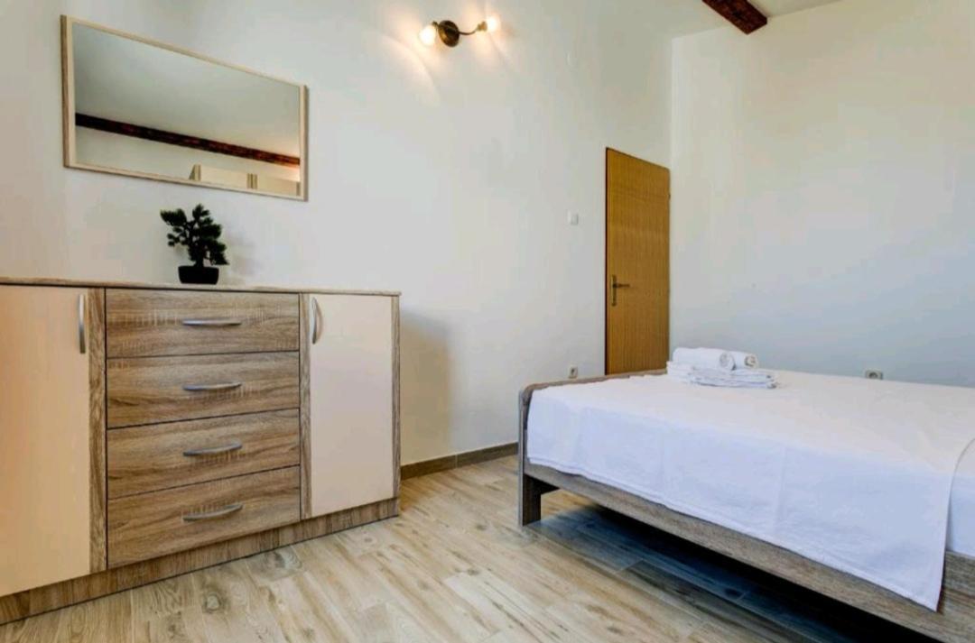 Love Apartments Zečevo Esterno foto